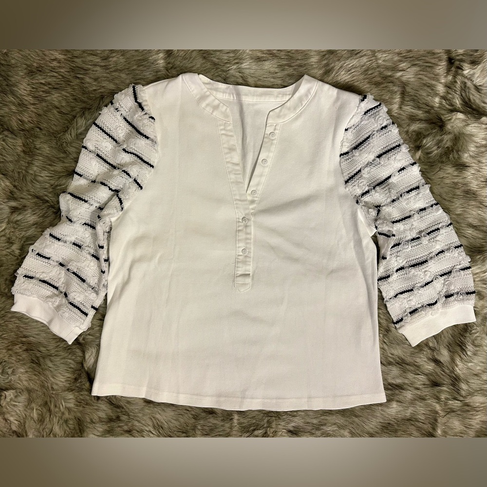 White Ribbed Blouse with Black Striped knitted 3/4”Sleeves, Sz Small